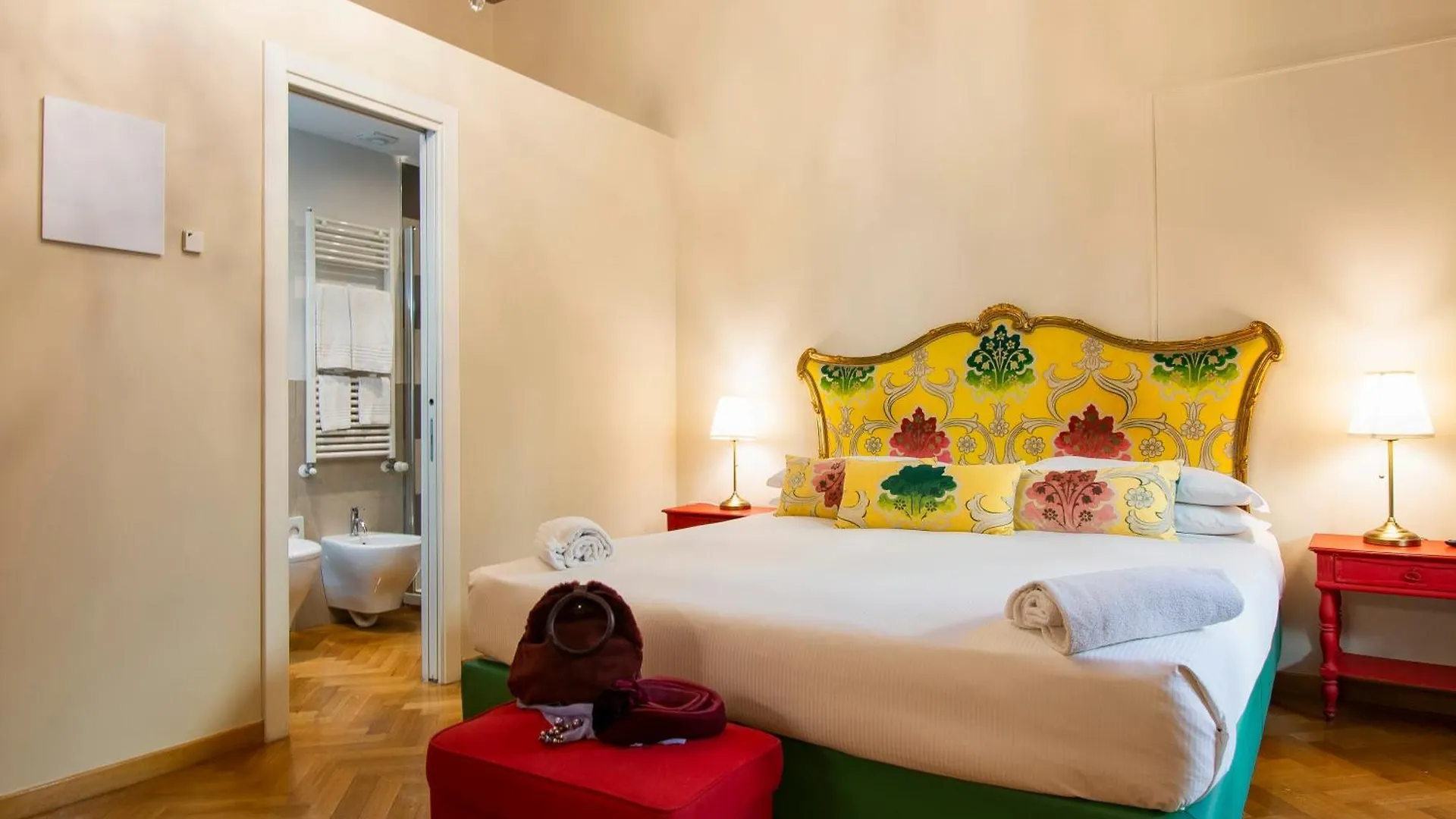 N4U Guest House Florens