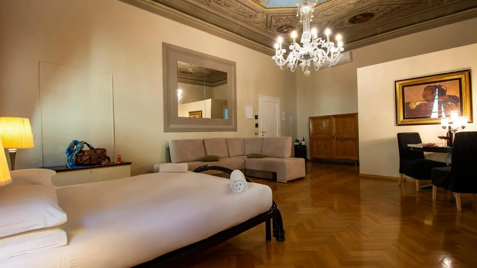 *** Bed & Breakfast N4U Guest House Florens Italien