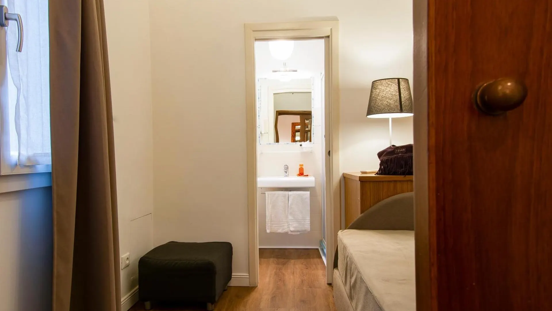 Bed & Breakfast N4U Guest House Florens