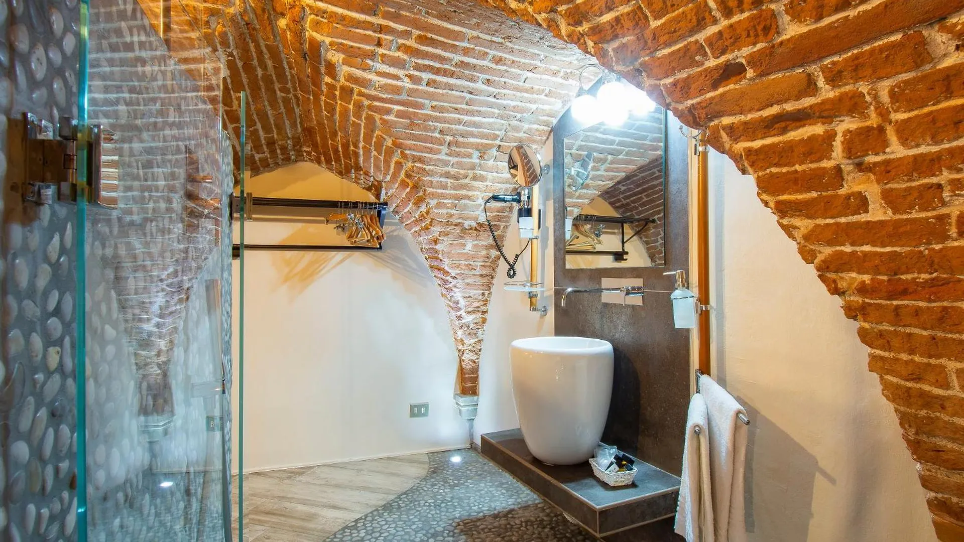 Bed & Breakfast N4U Guest House Florens