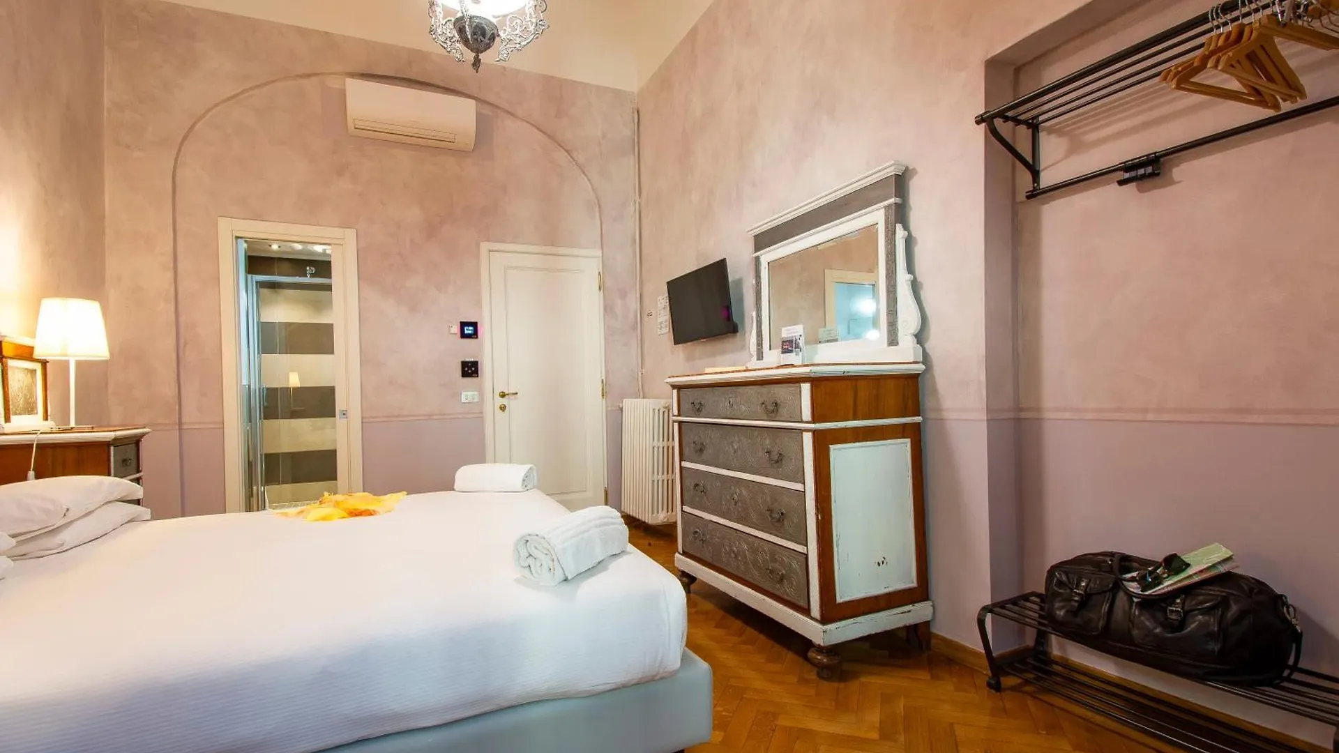 N4U Guest House Florens 3*,  Italien