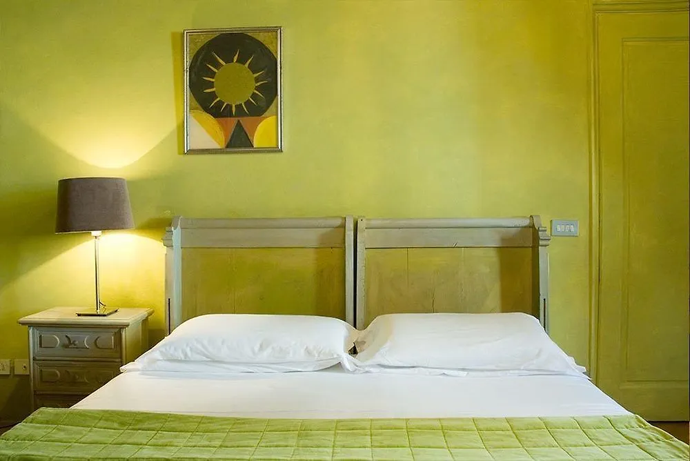 *** Bed & Breakfast N4U Guest House Florens Italien
