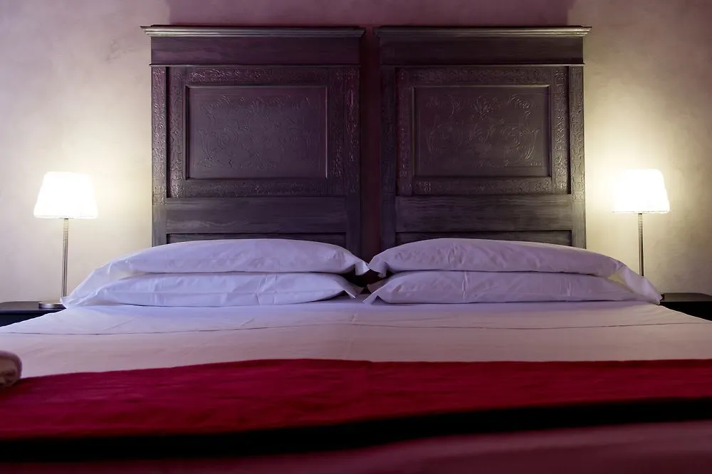 N4U Guest House Florens 3*,