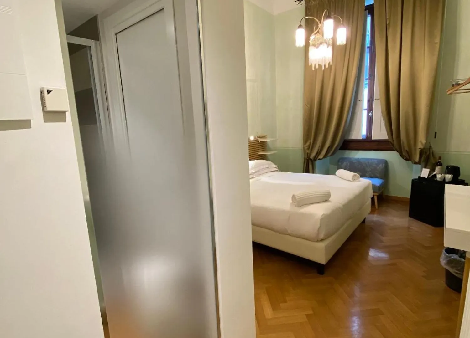 N4U Guest House Florence 3*,