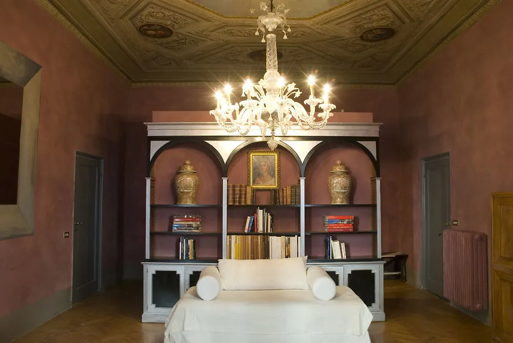 N4U Guest House Florence Italy