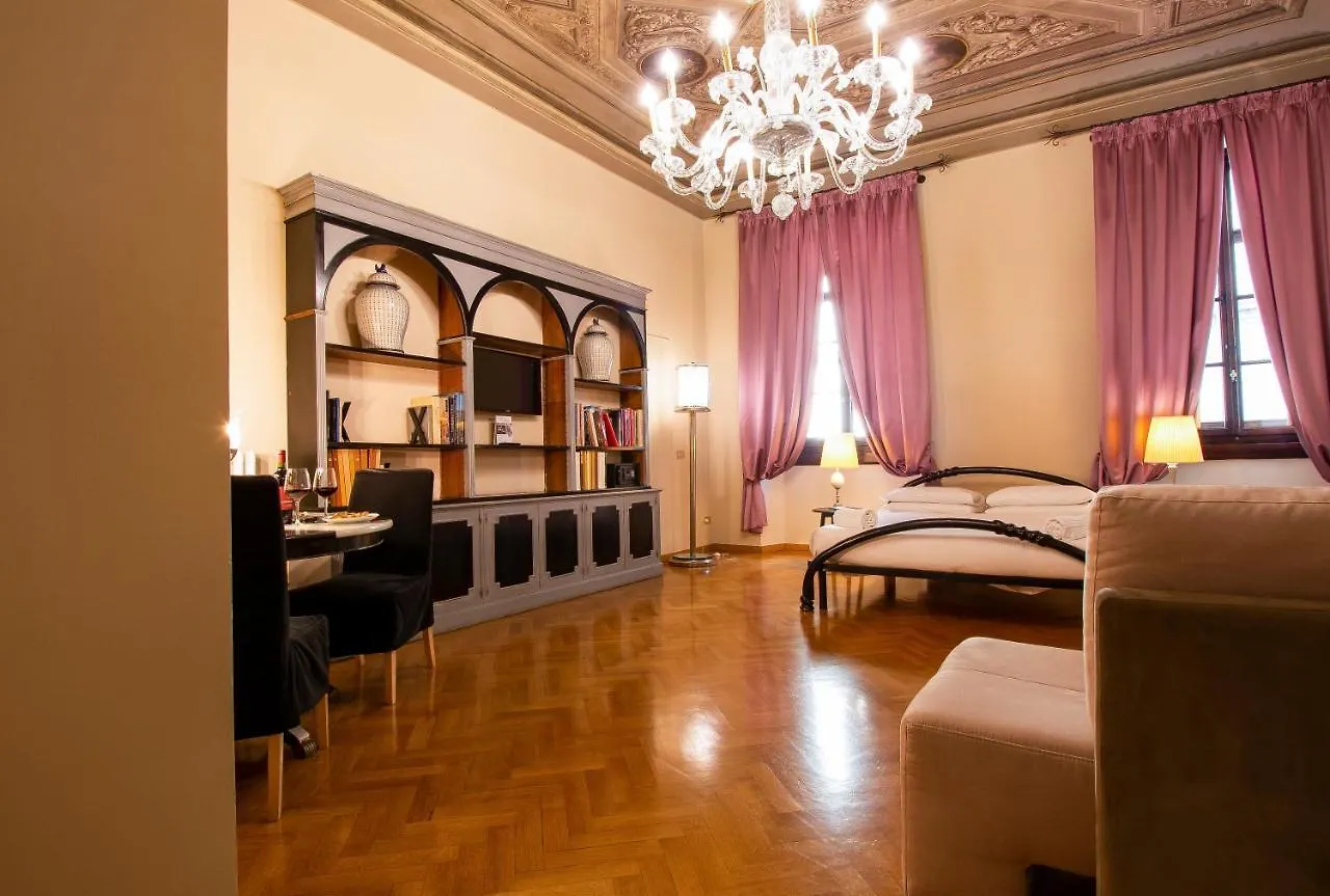 N4U Guest House Florence 3*,  Italy