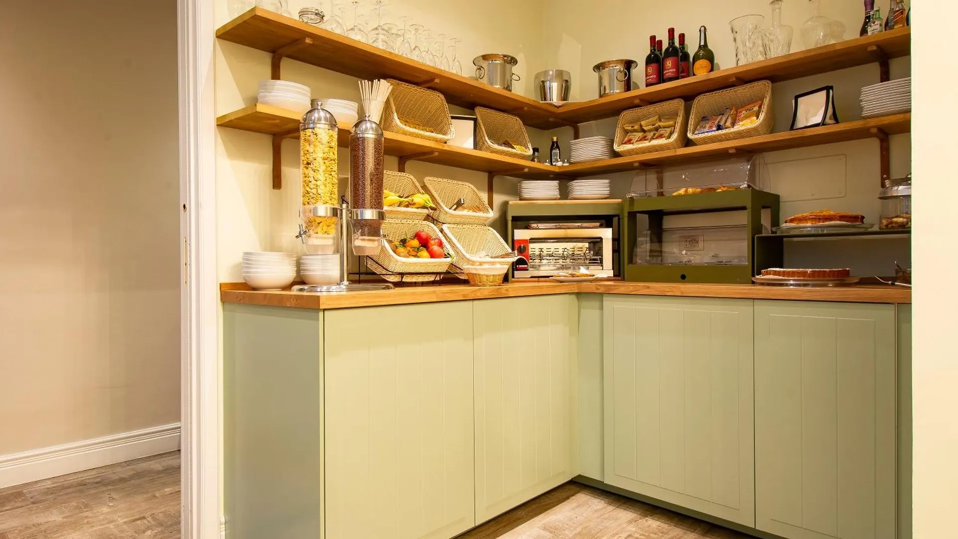 N4U Guest House Florence Italy