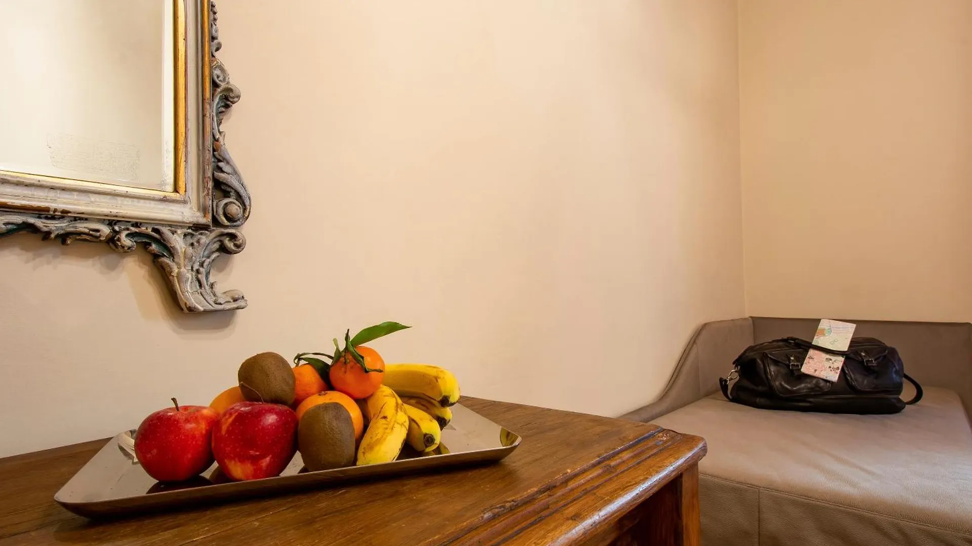 N4U Guest House Florence Italy