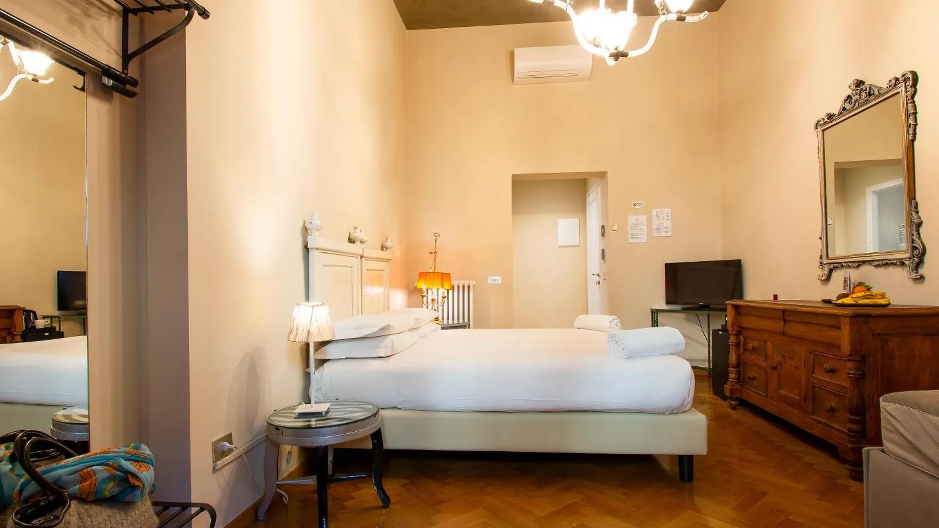 N4U Guest House Florence Bed & Breakfast