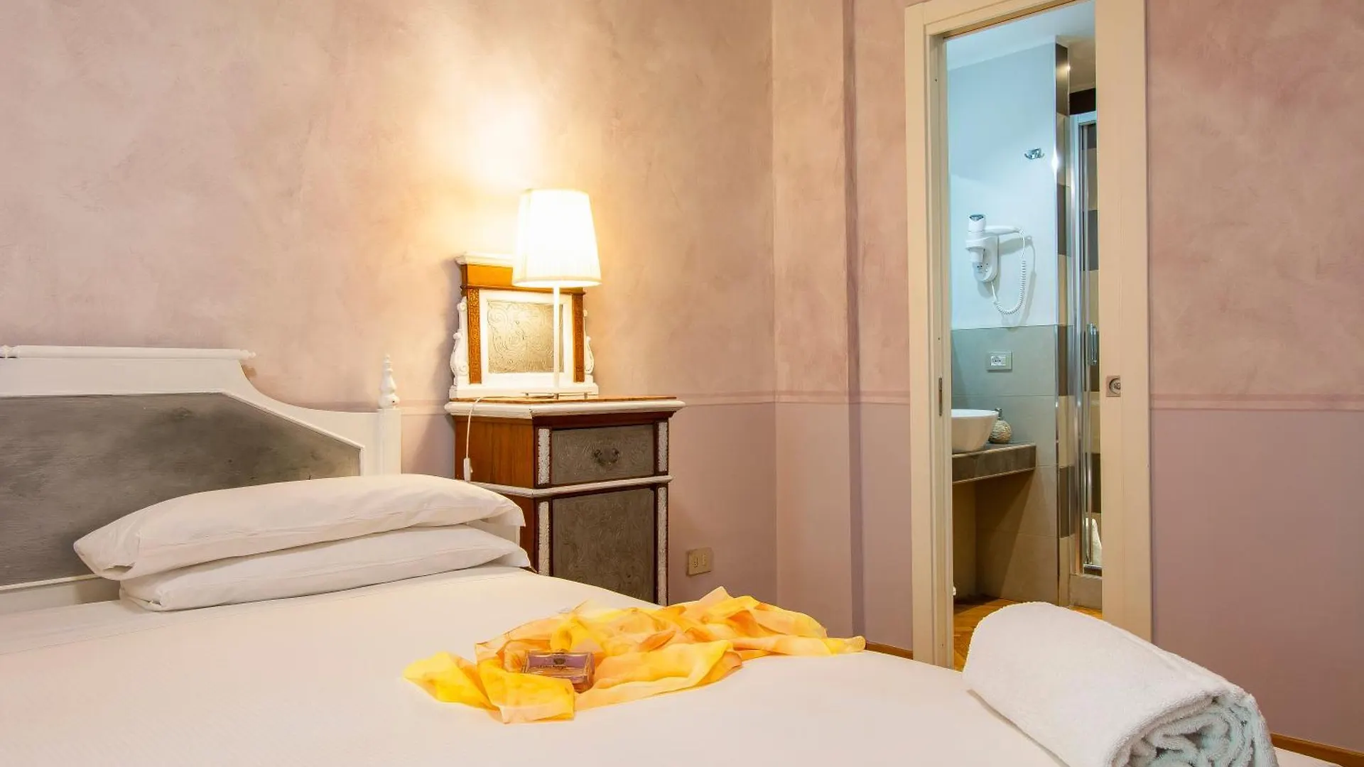 N4U Guest House Florence