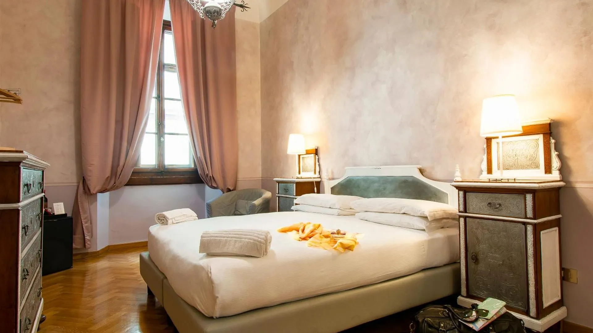 Bed & Breakfast N4U Guest House Florence