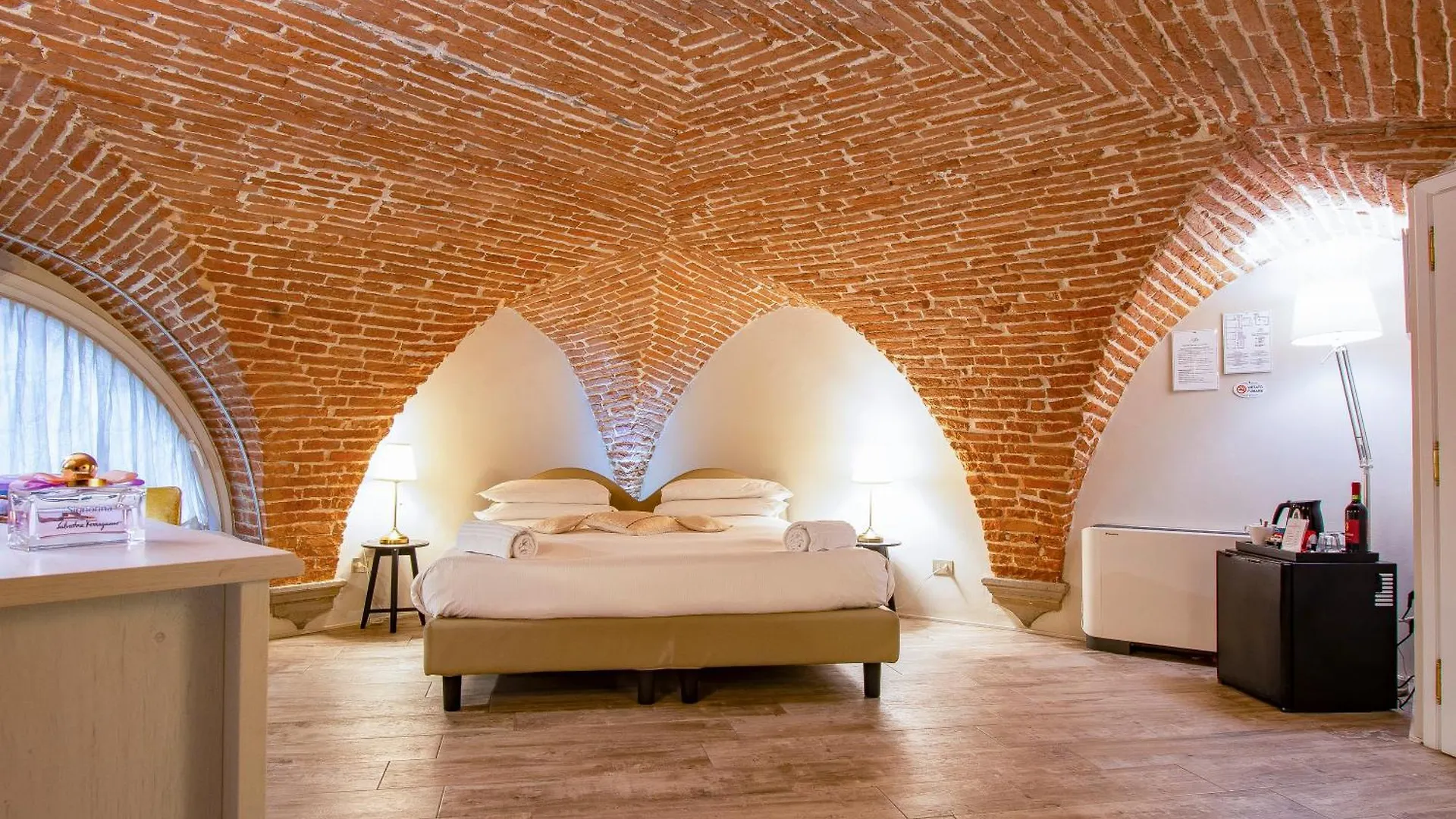 N4U Guest House Florencia Italia